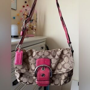 🩷 Coach Signature Soho Flap Pocket Bag Silver Khaki Berry 🩷